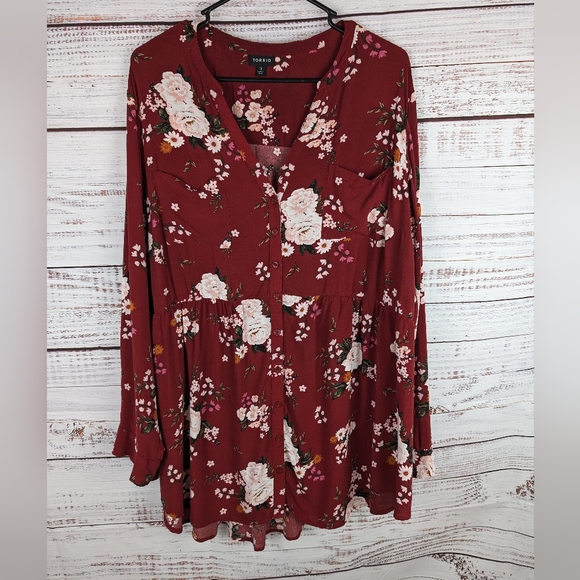 torrid Tops - Torrid Emma Burgundy Floral V-neck Babydool Style Buttons Down Shirt Size 3X